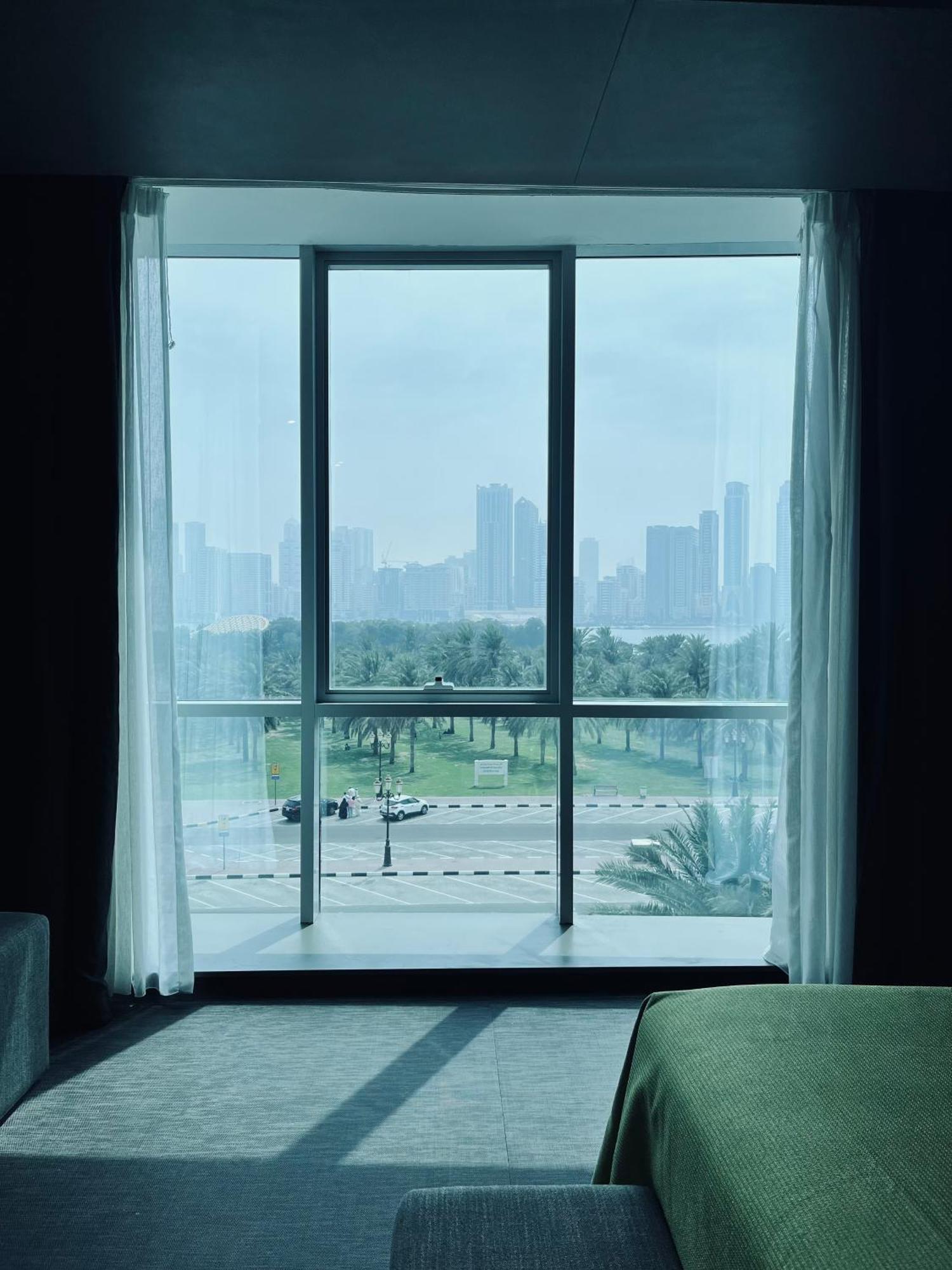 Hotel 72 Sharjah Waterfront Exterior foto